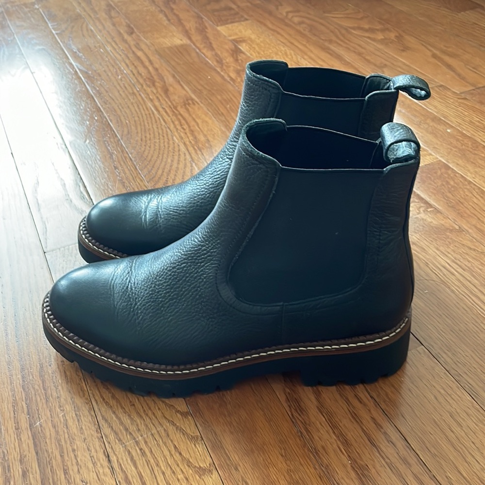 ❌SOLD CASLON BLACK LEATHER WATER RESISTANT CHELSEA BOOTS - SZ 7